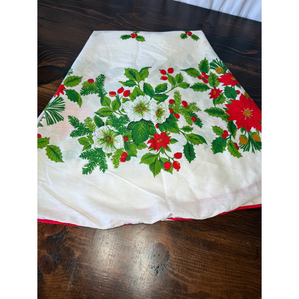 Vintage Christmas Round Tablecloth Poinsettia Holly Berry White Red 60 Inch